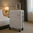 TraveLux Voyager közepes bőrönd keményfedeles 68x45x25 cm